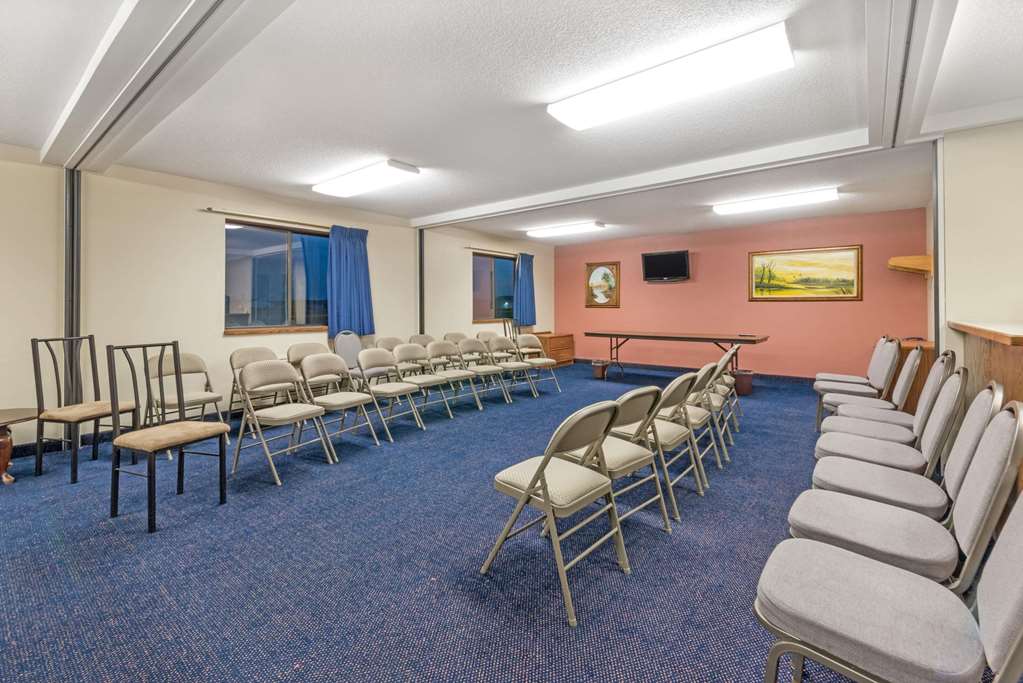 super 8 by wyndham perham