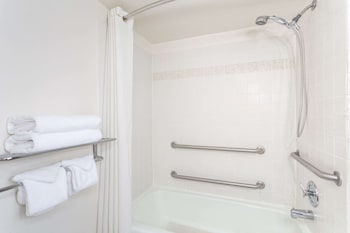 Super 8 By Wyndham Salina/Scenic Hills Area,Richfield>>Redmond,2 star