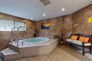 super 8 by wyndham st regis