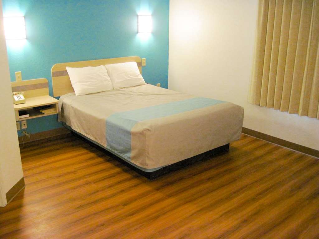 motel 6 avoca ia