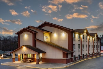 Super 8 By Wyndham Waynesburg,Franklin Township>>Bentleyville,2 star