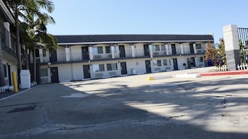 value inn bellflower