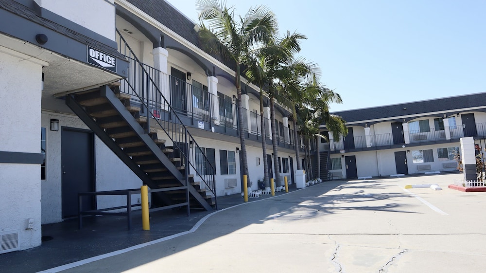 value inn bellflower