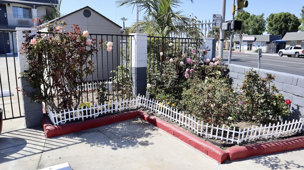 value inn bellflower