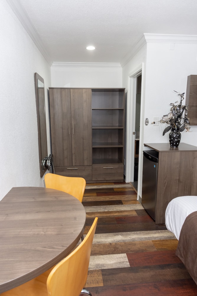value inn bellflower
