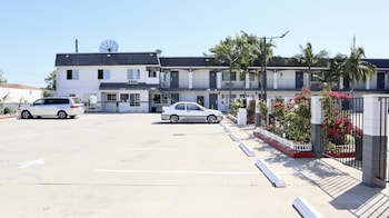 value inn bellflower
