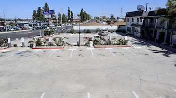 value inn bellflower