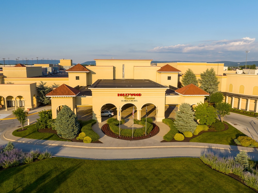 the inn at charles town hollywood casino