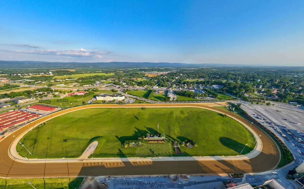 the inn at charles town hollywood casino