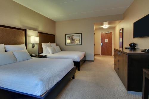 the inn at charles town hollywood casino