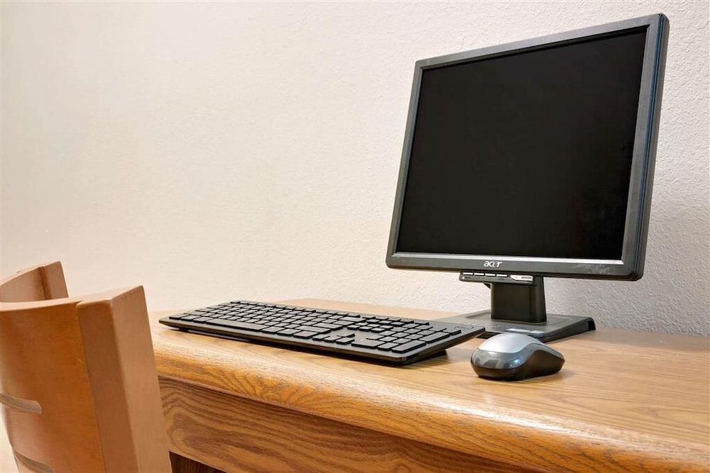 super 8 by wyndham cloquet