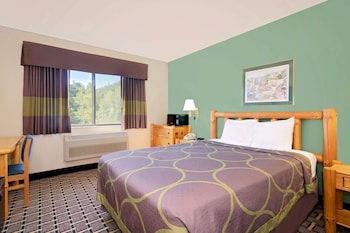 super 8 by wyndham cloquet