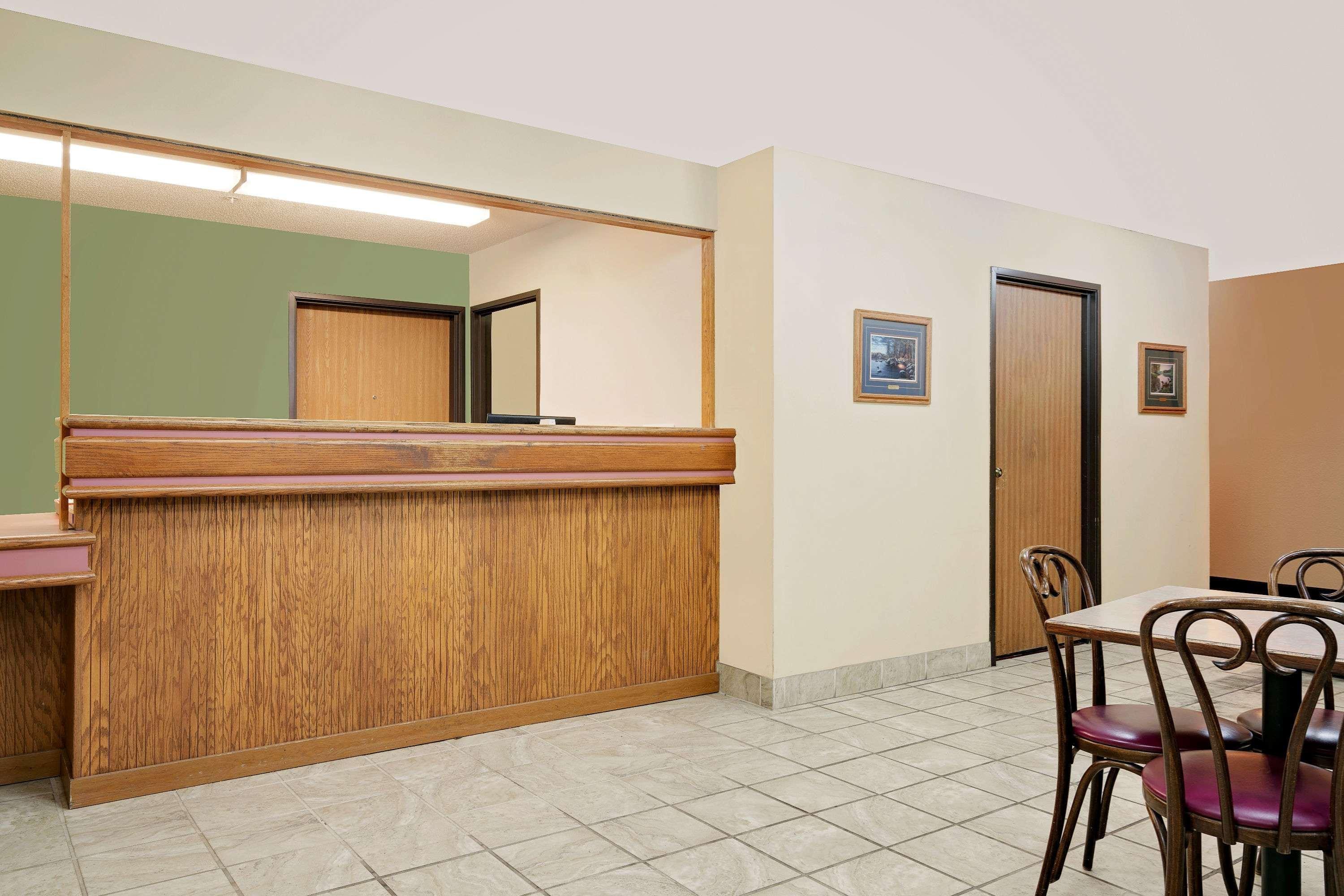 Super 8 By Wyndham Cloquet,Cloquet>>Carlton,2 star