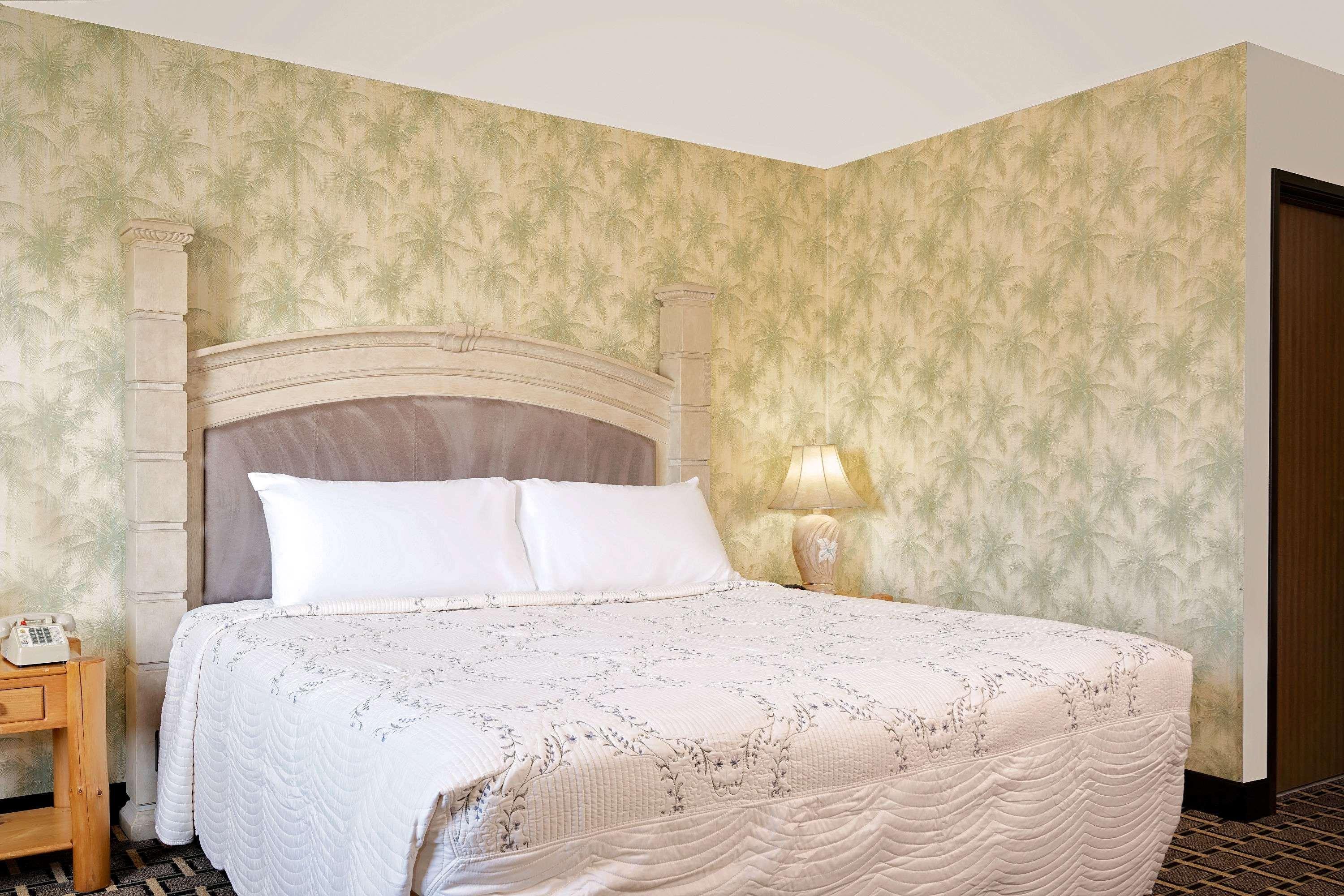 super 8 by wyndham cloquet