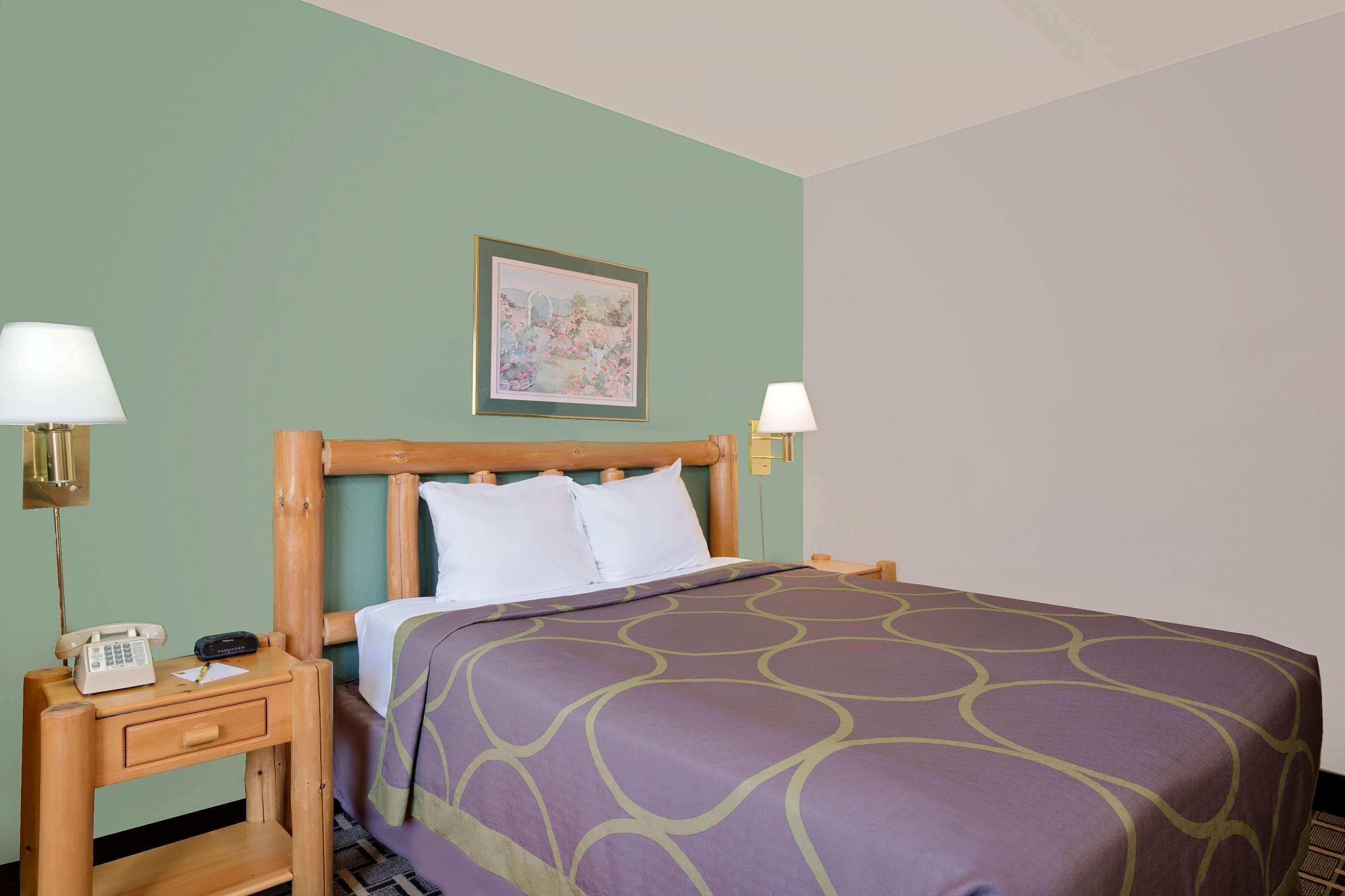 Super 8 By Wyndham Cloquet,Cloquet>>Carlton,2 star