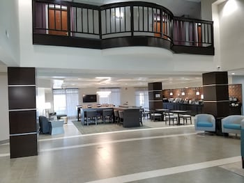 comfort inn and suites columbus north