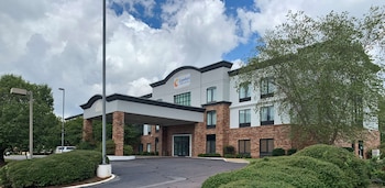 comfort inn and suites columbus north