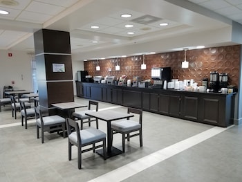 comfort inn and suites columbus north