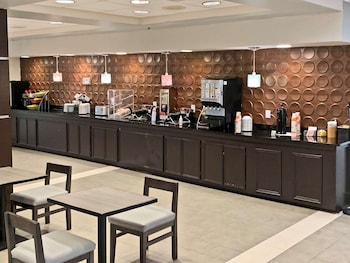 comfort inn and suites columbus north
