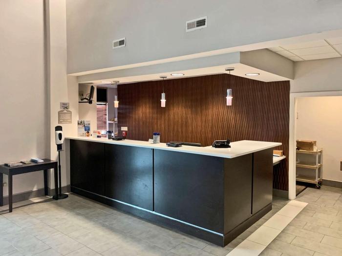 comfort inn and suites columbus north