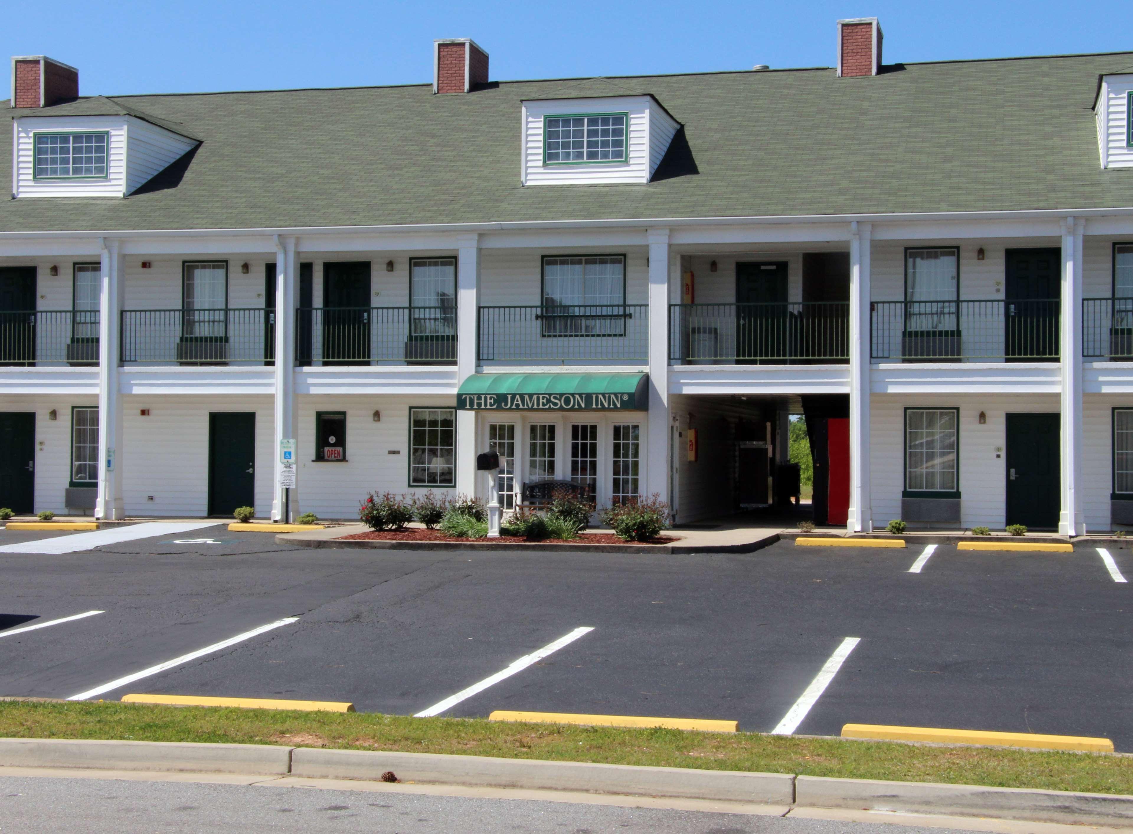 Jameson Inns Oakwood,Gainesville>>Atlanta,3 star