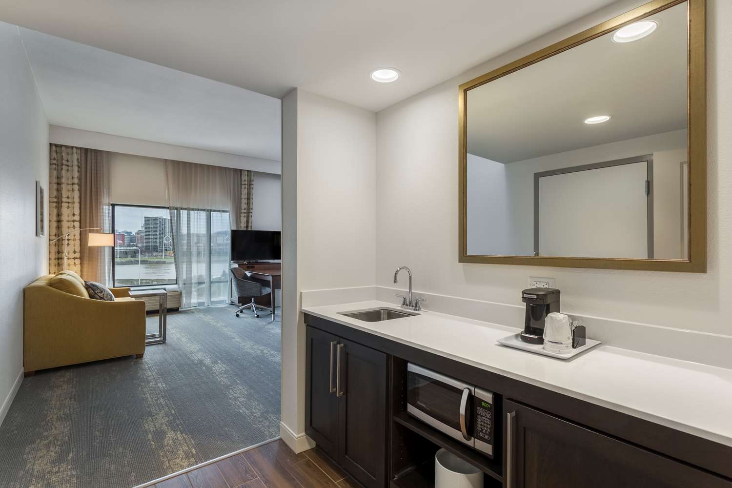 hampton inn and suites newport cincinnati