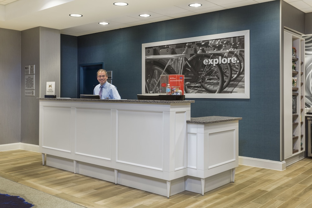 hampton inn and suites newport cincinnati