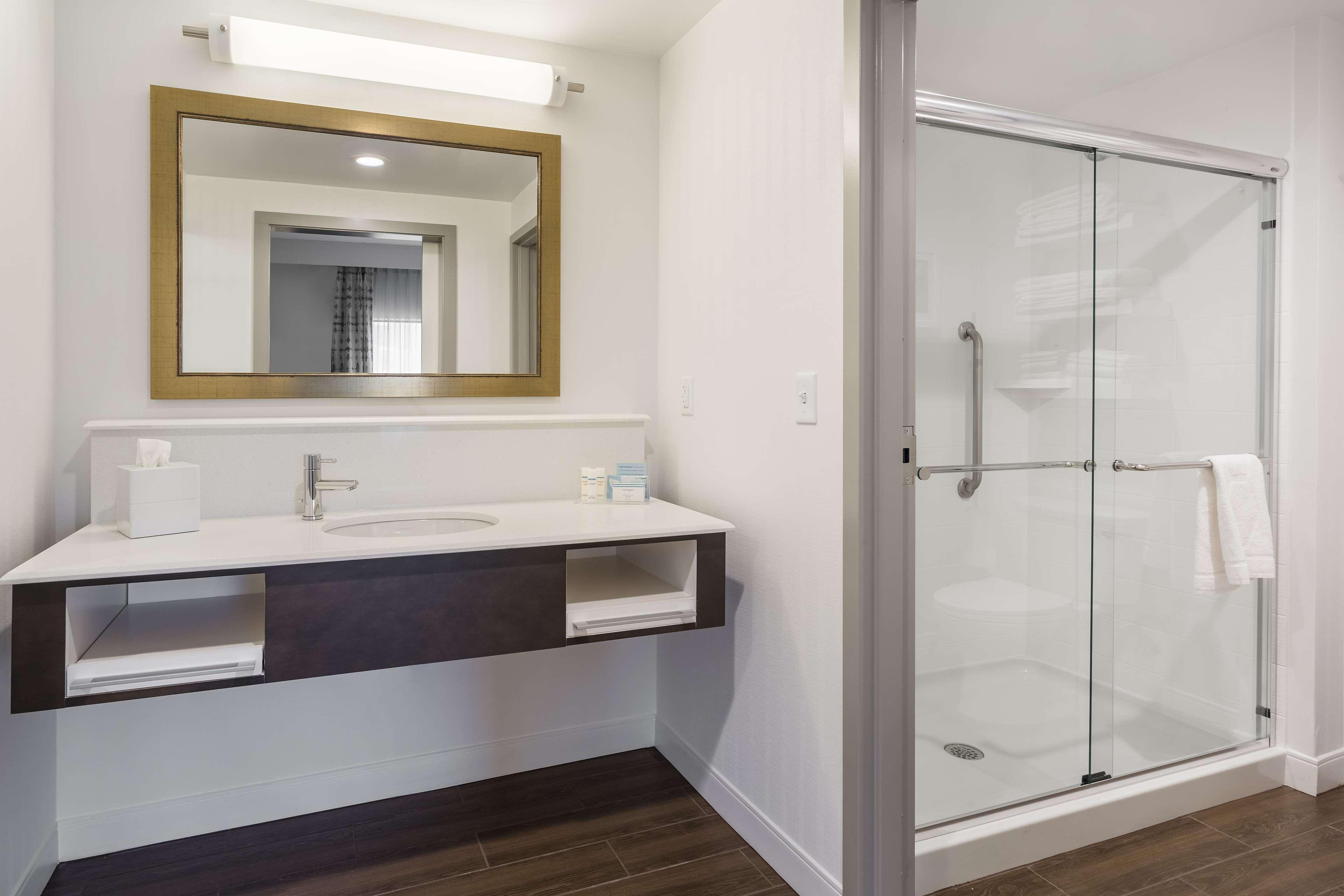 hampton inn and suites newport cincinnati