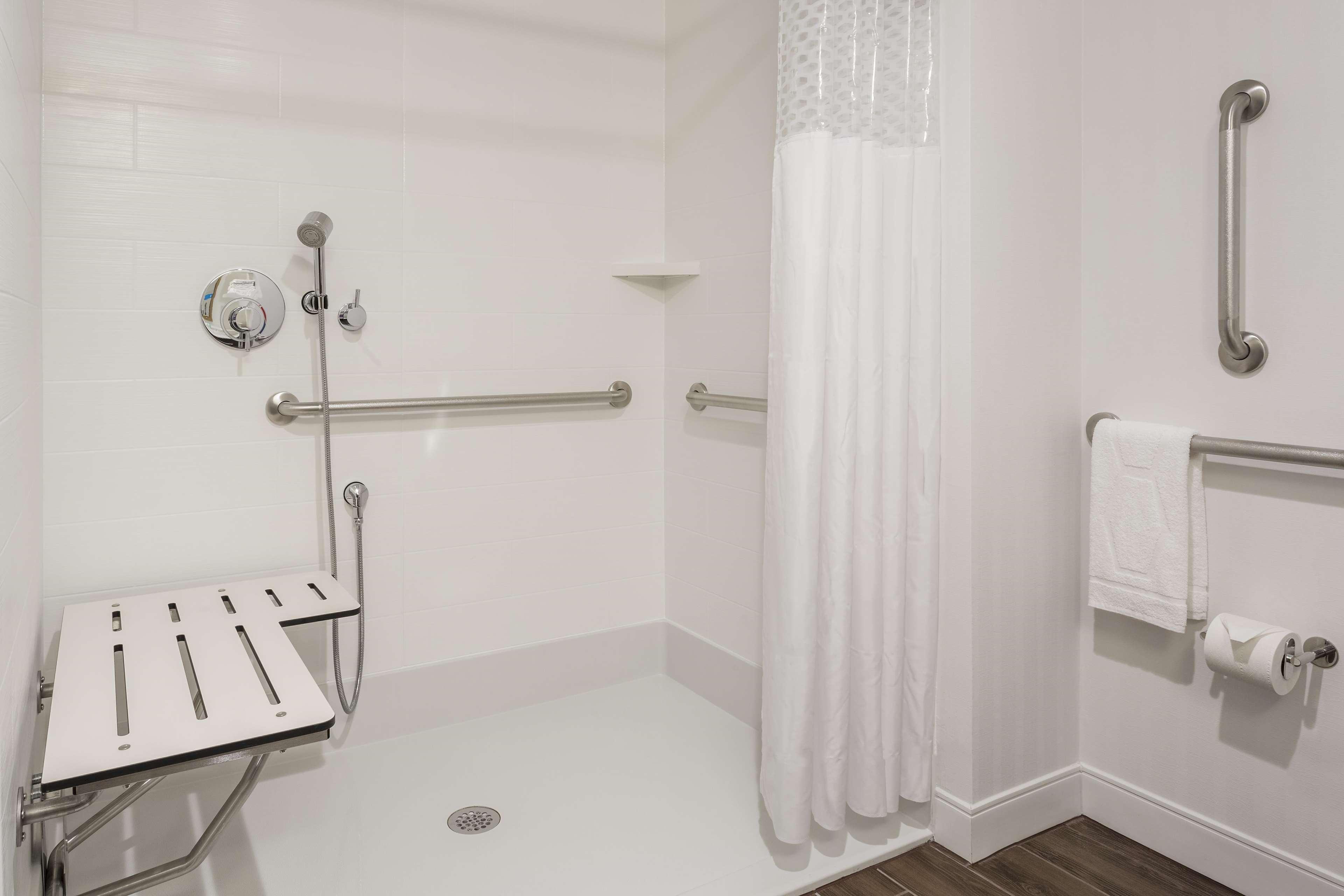 hampton inn and suites newport cincinnati