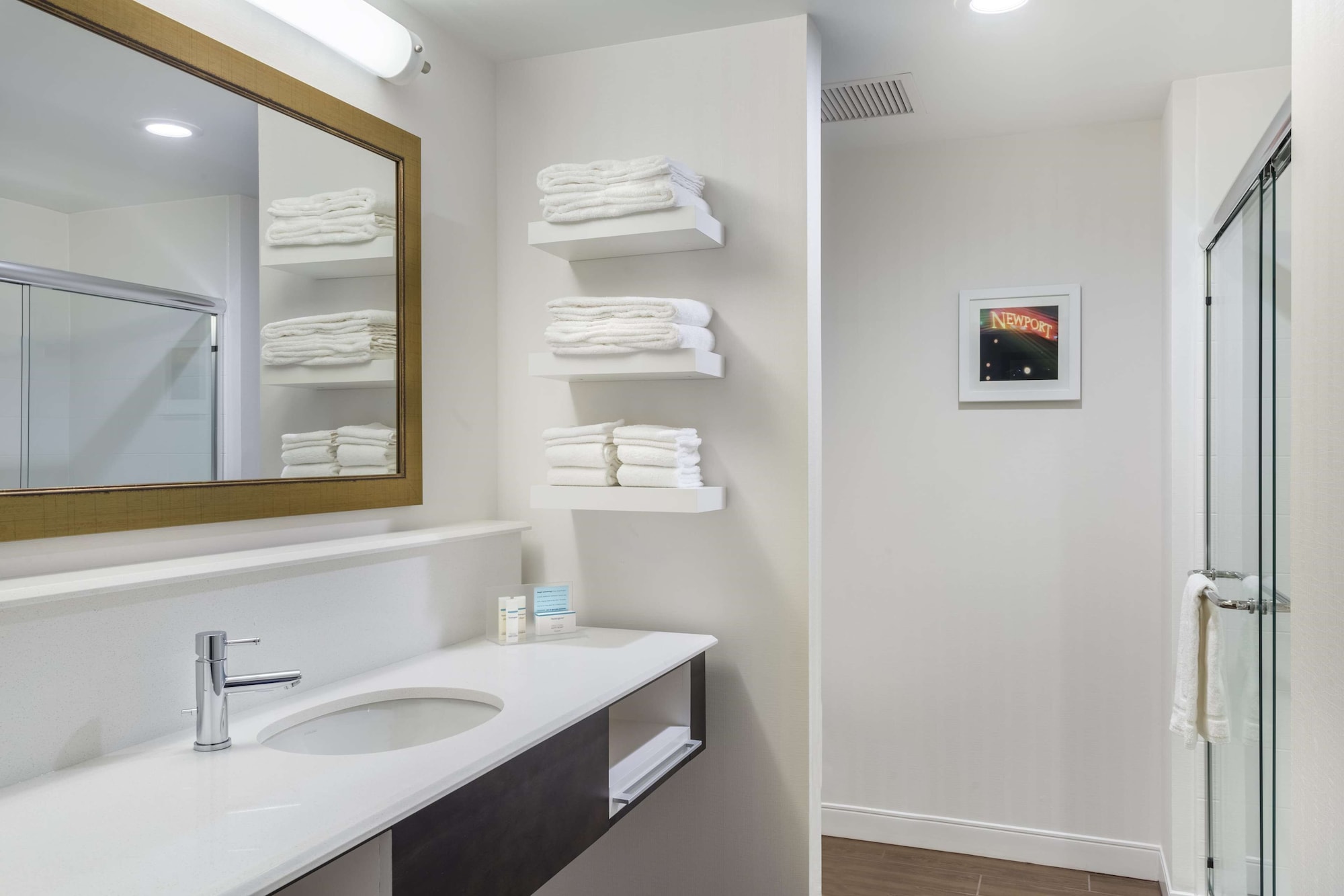 hampton inn and suites newport cincinnati