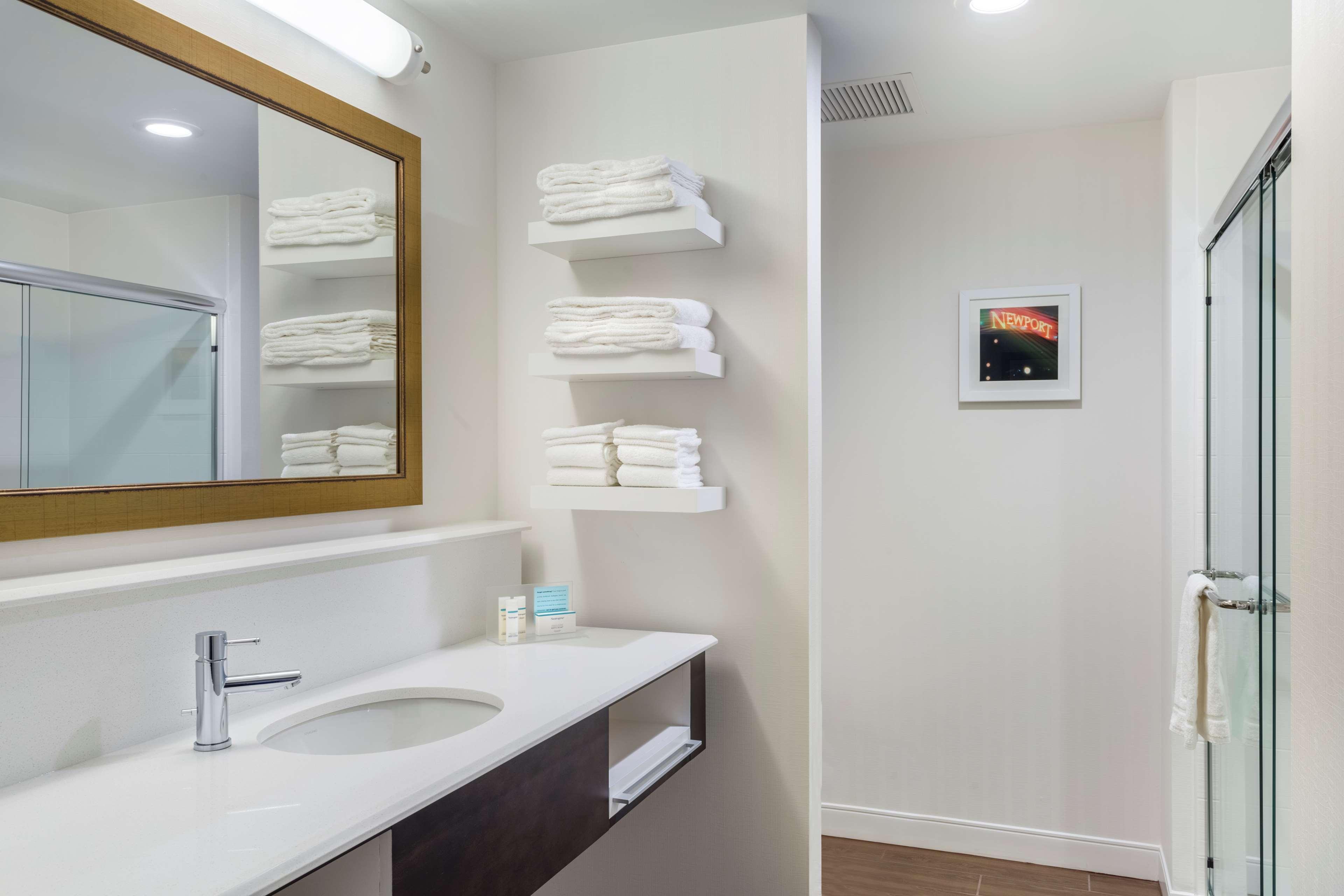 hampton inn and suites newport cincinnati