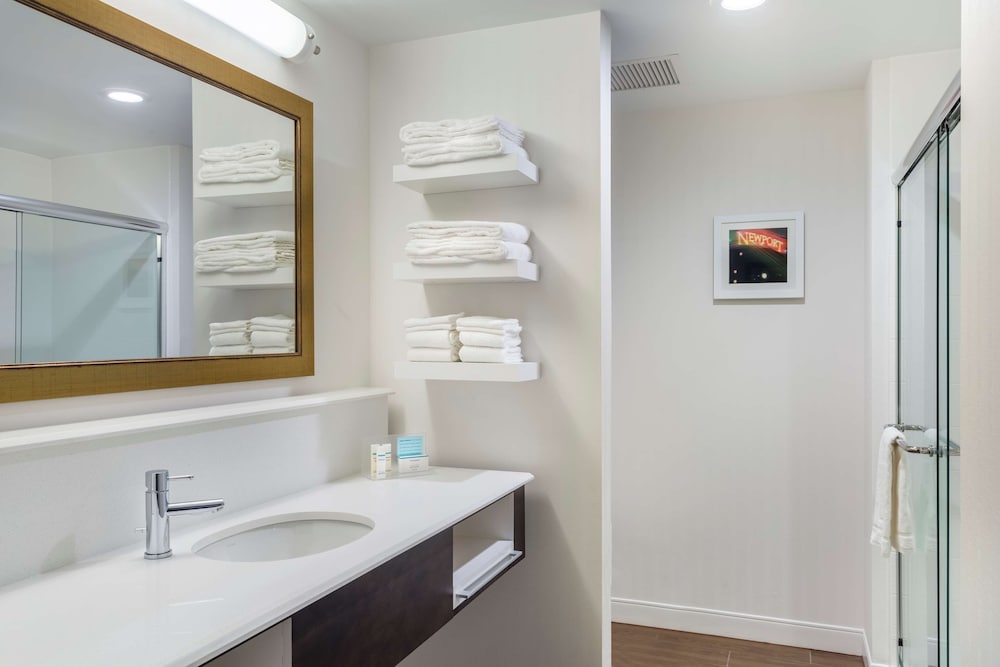 hampton inn and suites newport cincinnati