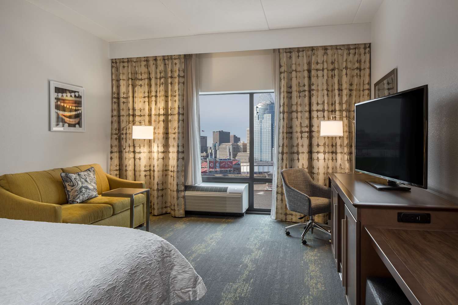 hampton inn and suites newport cincinnati