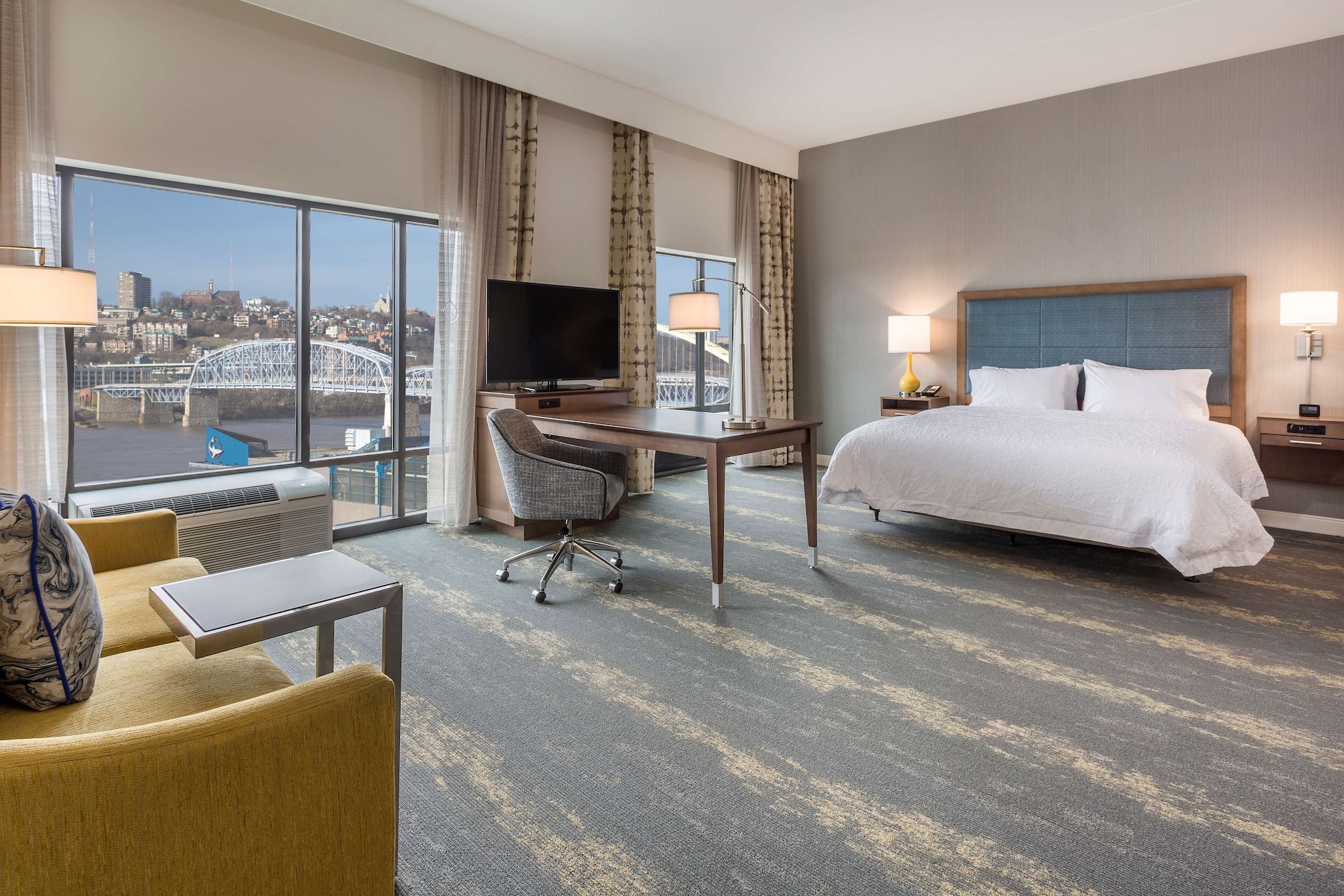 hampton inn and suites newport cincinnati