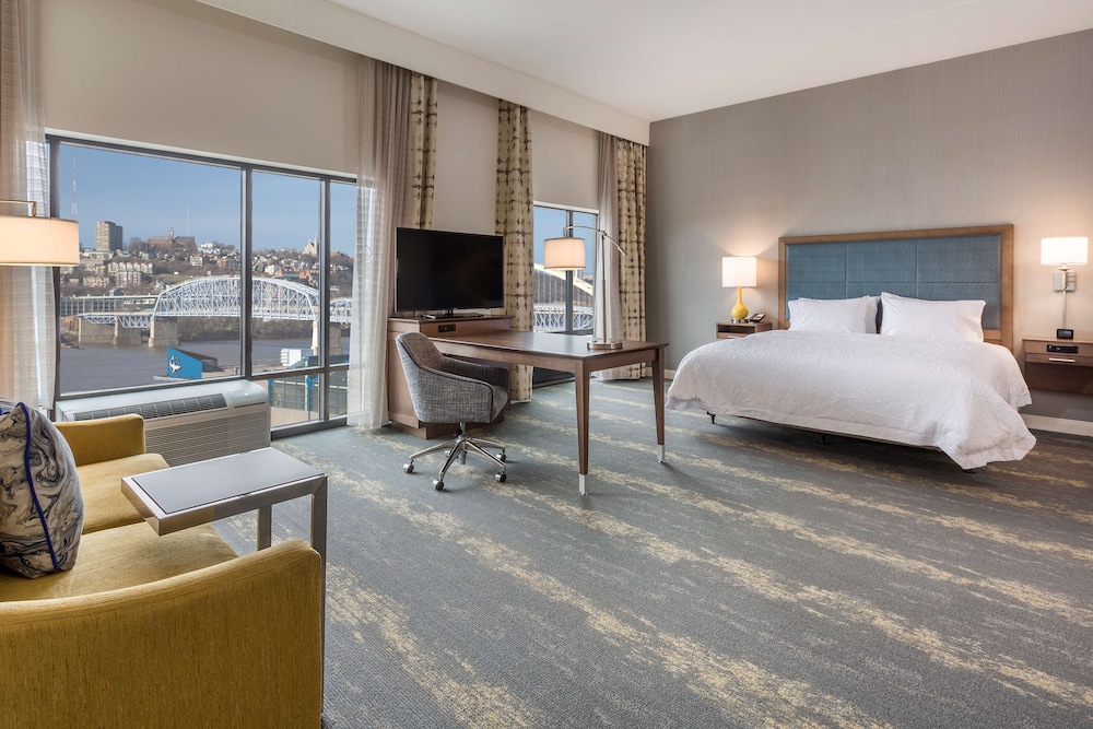 hampton inn and suites newport cincinnati