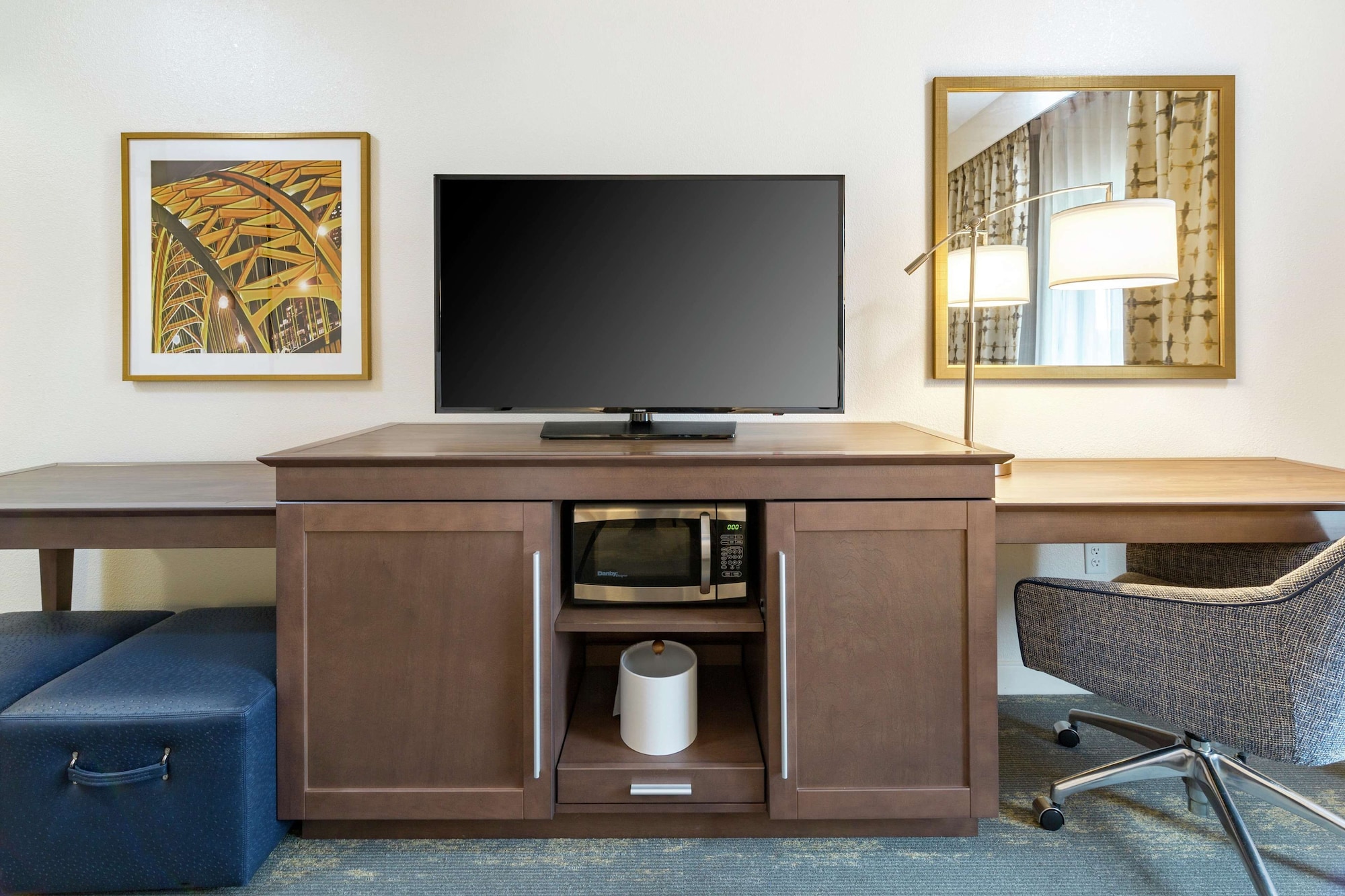 hampton inn and suites newport cincinnati