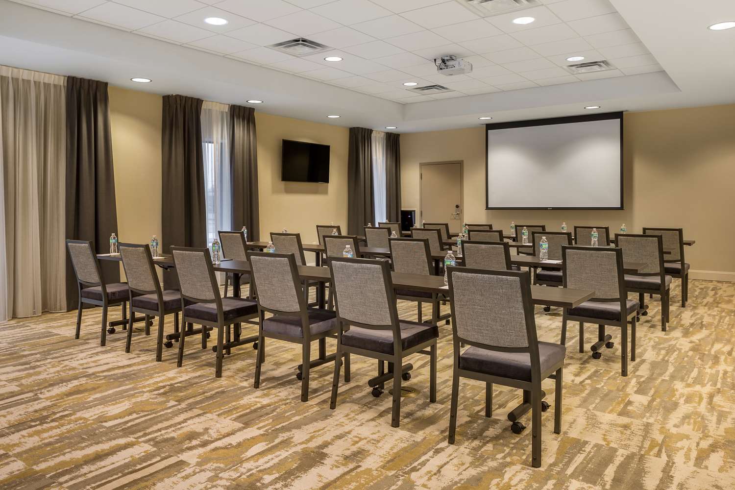 hampton inn and suites newport cincinnati