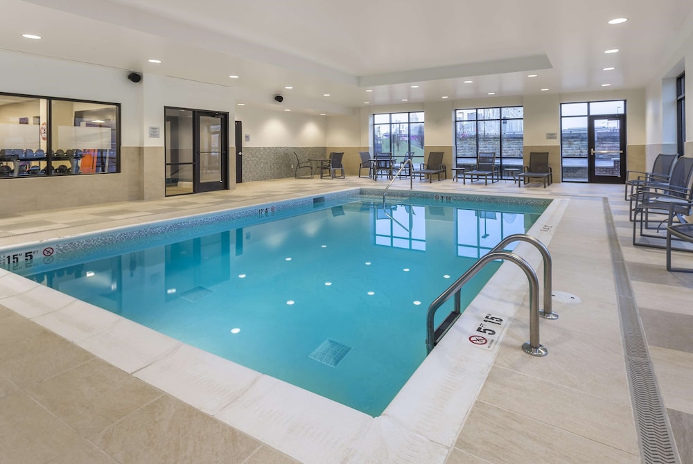 hampton inn and suites newport cincinnati