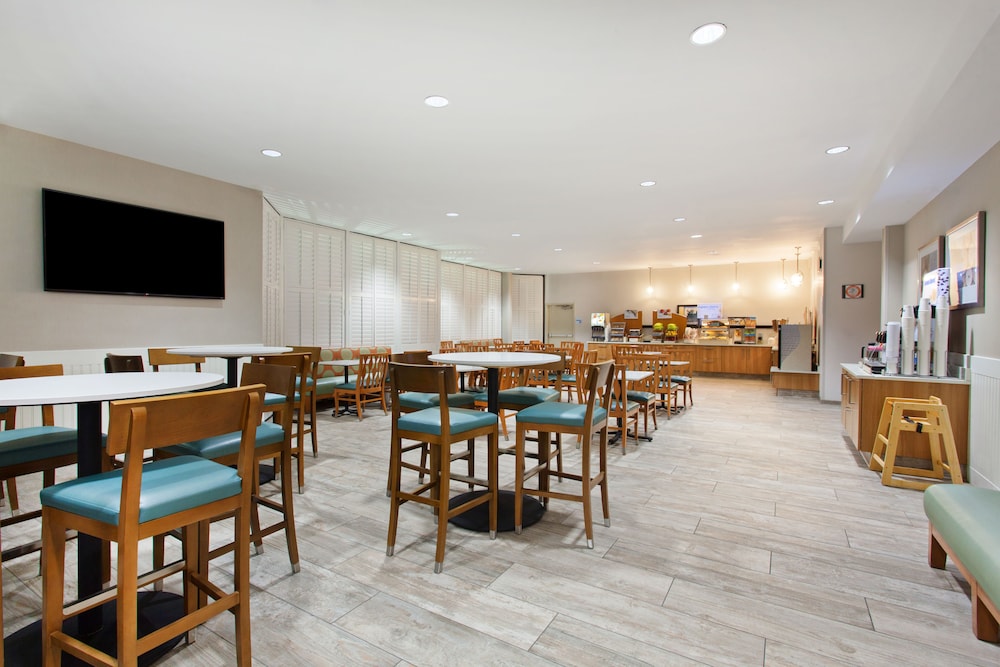 holiday inn express newport beach by ihg