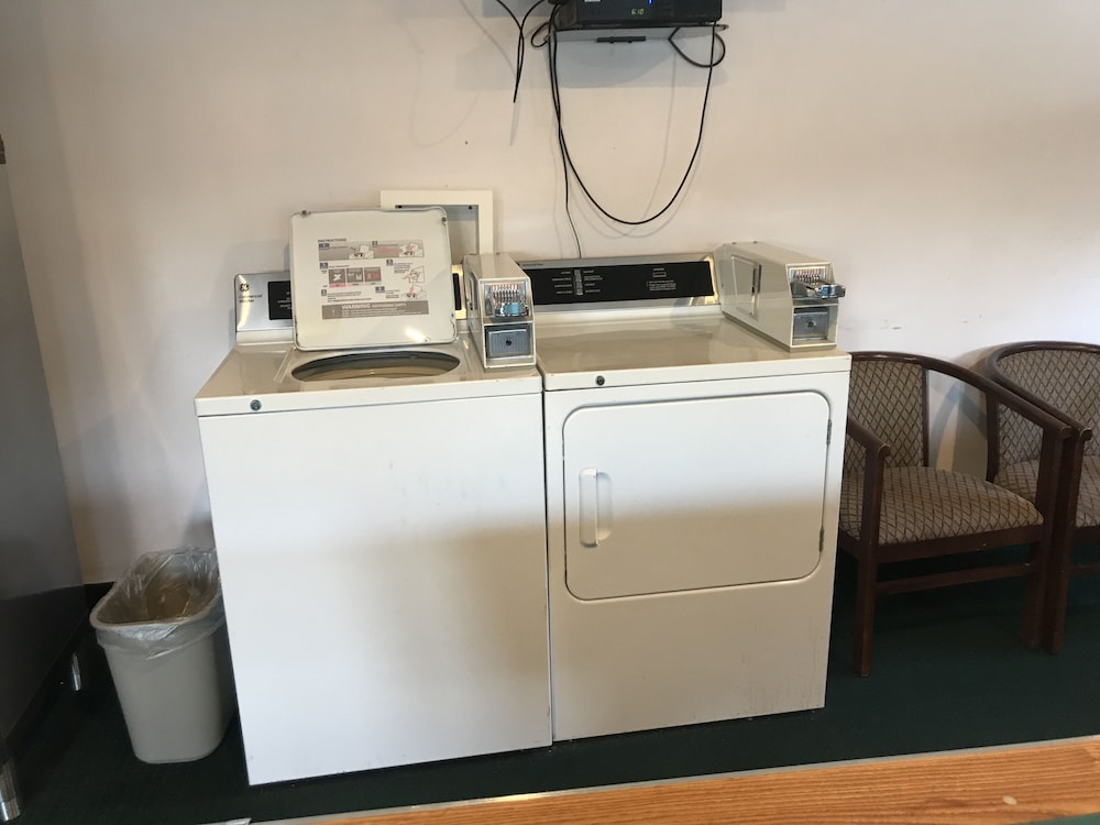 swiss chalets village inn