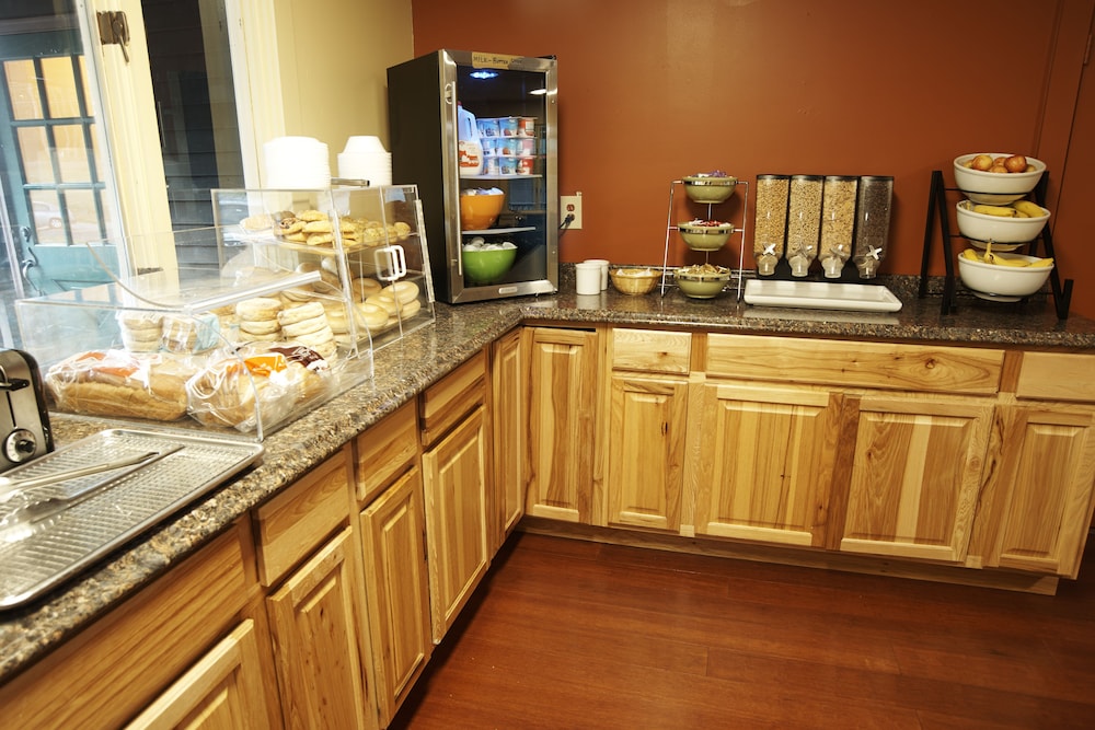 swiss chalets village inn