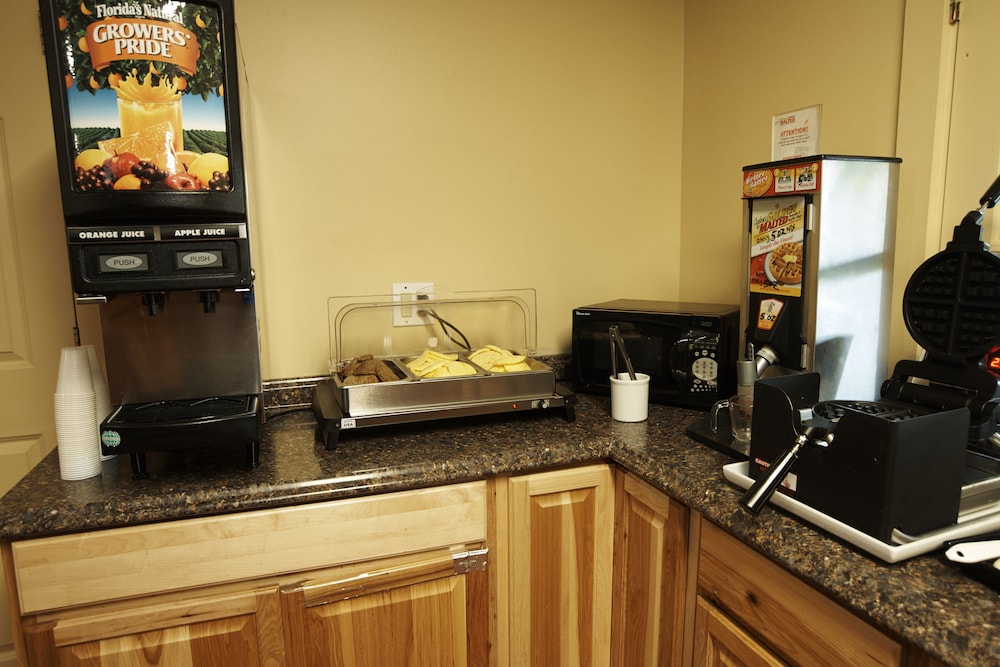 swiss chalets village inn