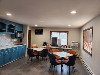 Amerivu Inn And Suites - Hayward Wi,Hayward>>Cable,2 star