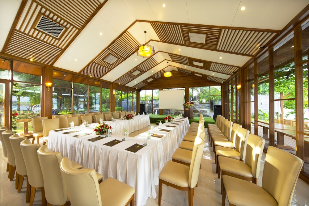 hon tam resort