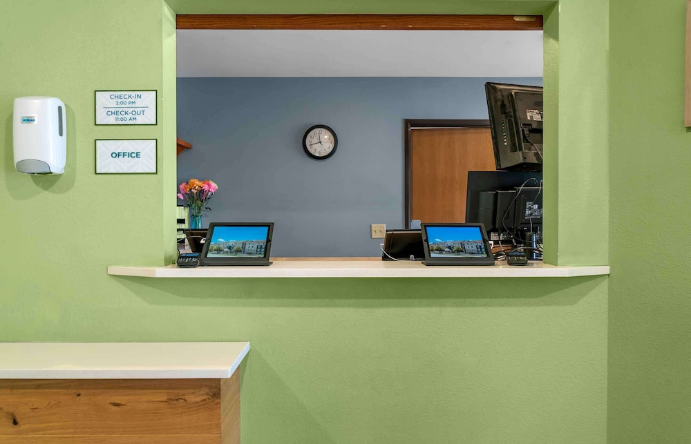 extended stay america select suites kalamazoo west