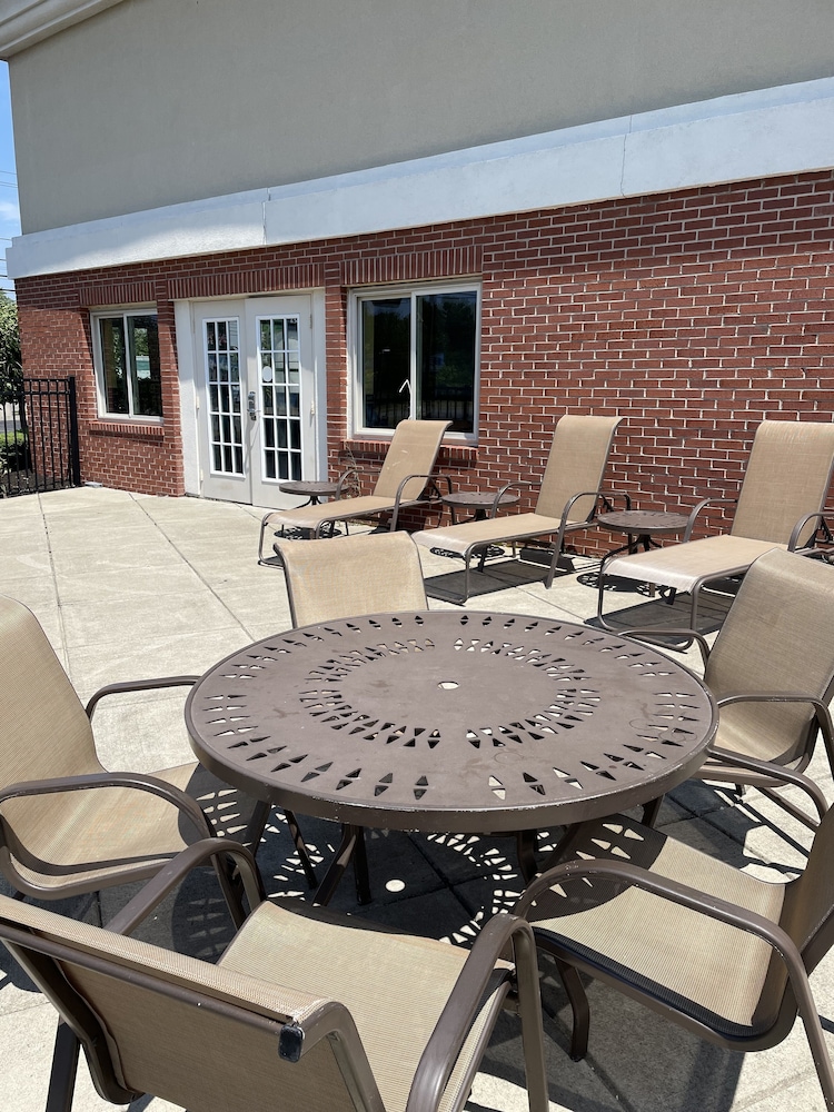 holiday inn express hotel and suites niagara falls by ihg