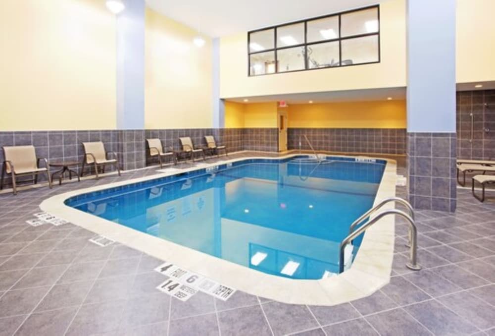 holiday inn express hotel and suites niagara falls by ihg