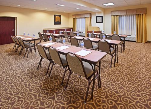 holiday inn express hotel and suites niagara falls by ihg