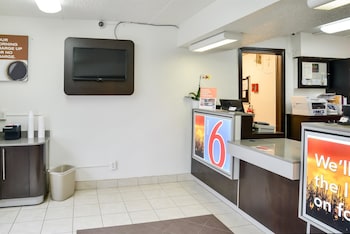 Motel 6 Toledo, Oh,Near Maumee Antique Mall,2 star