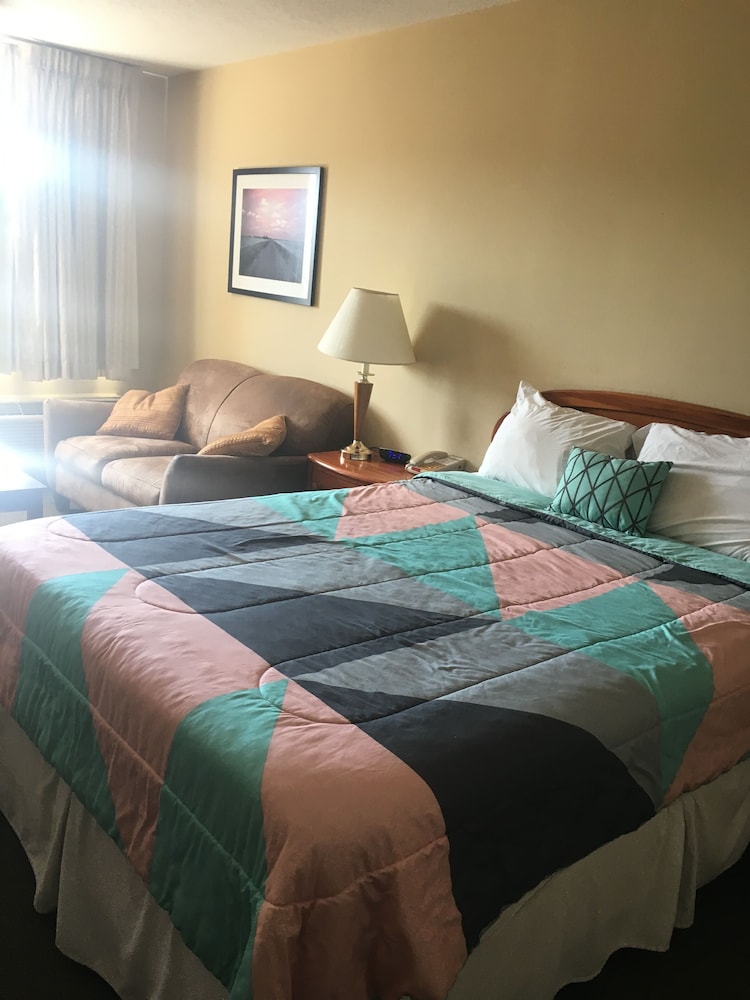ambassador inn and suites